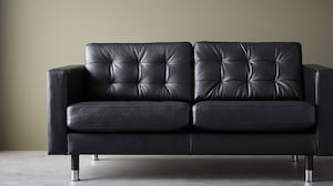Leather & faux leather sofas