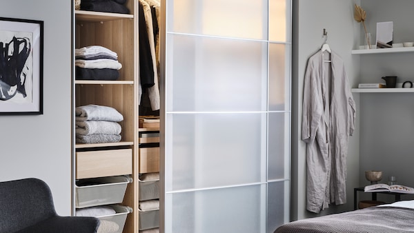 Tips and advice about how to organize a wardrobe to make it easier to store and find your clothes, shoes and accessories.